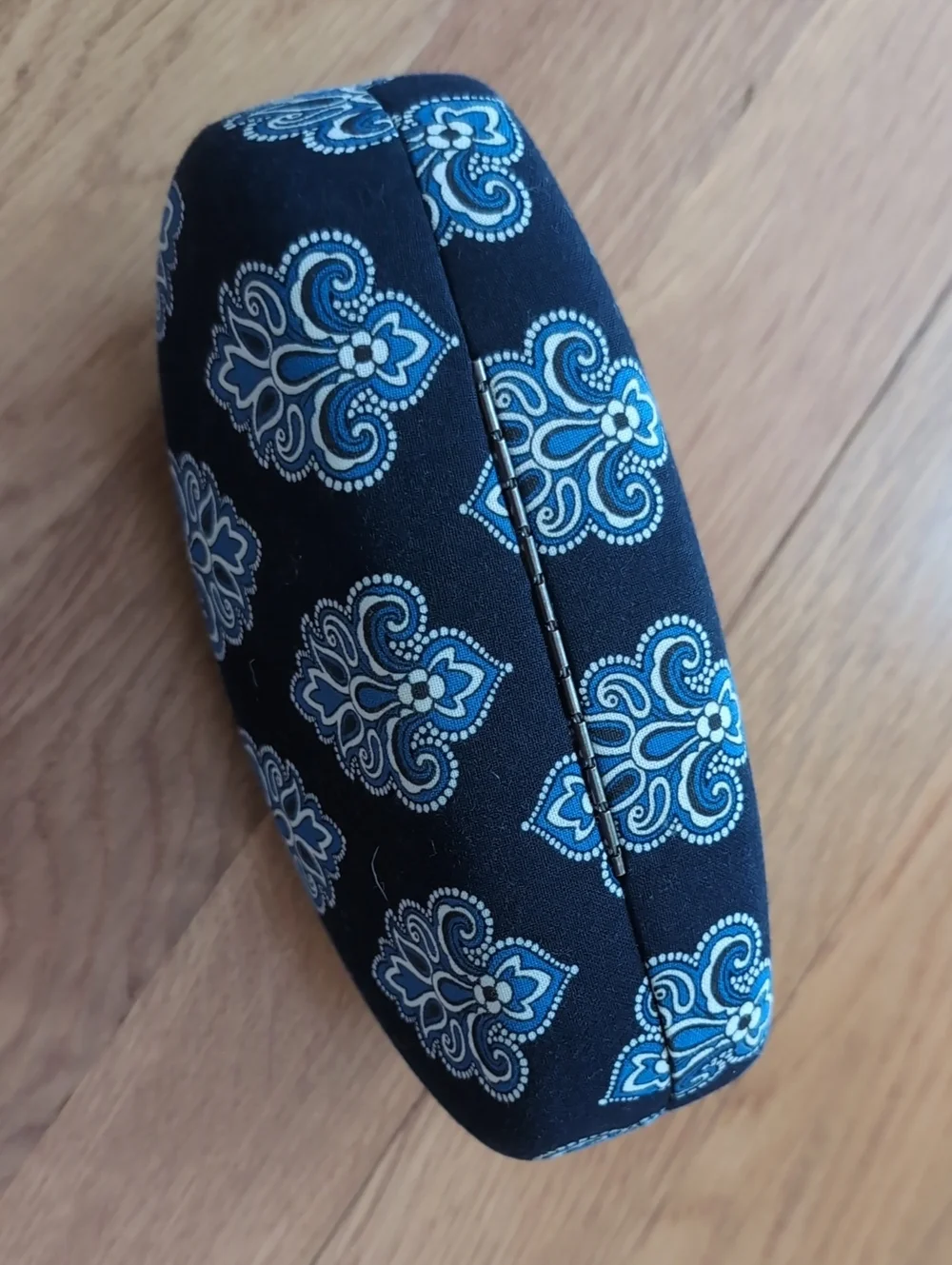 Vera Bradley Hardcase Glasses Holder Sunglasses Case. Large Size!